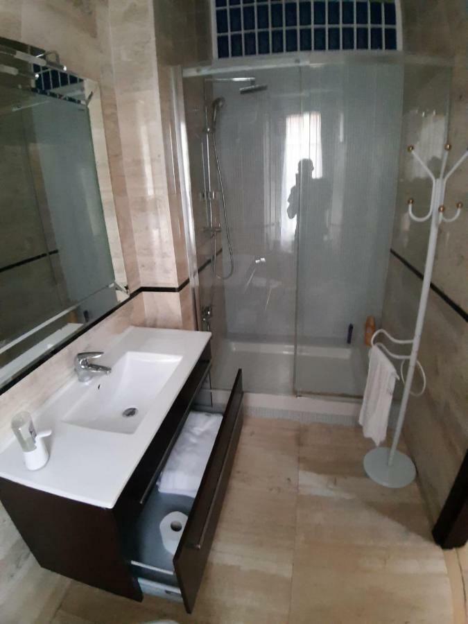 Chambre Double avec Salle de Bains Commune
