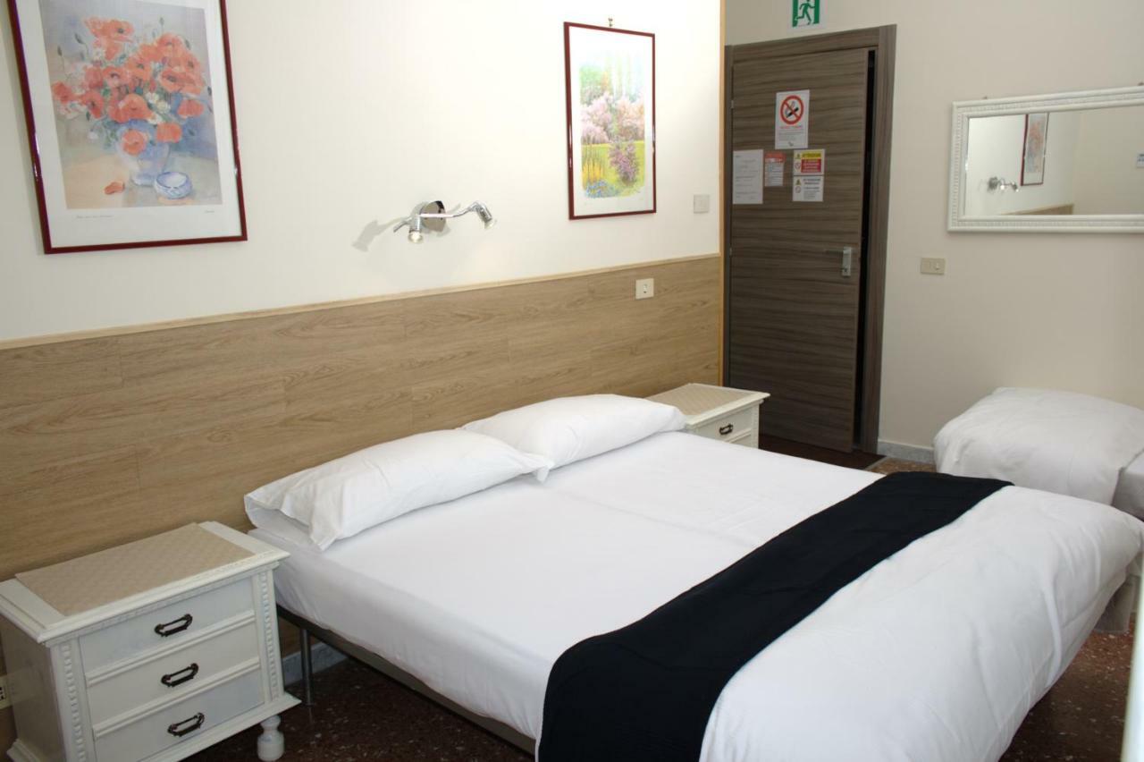 Chambre Triple avec Salle de Bains Privative