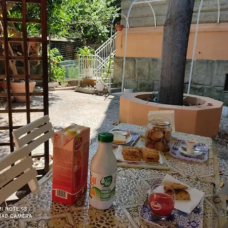 Tucci'S Roma Guest House-2