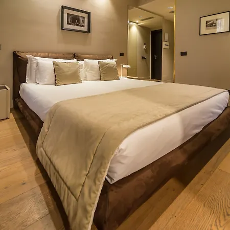 Campo Marzio Luxury Suites-3